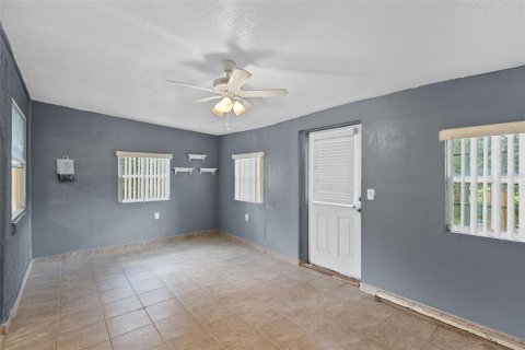 House in Orlando, Florida 3 bedrooms, 259.48 sq.m. № 2220076 - photo 19
