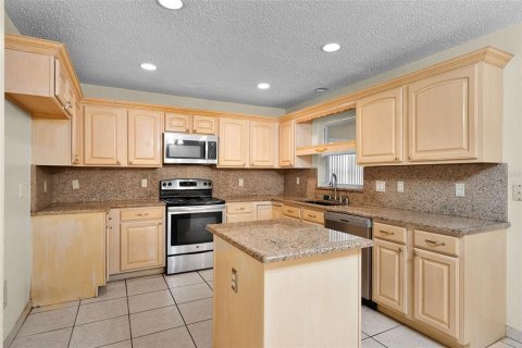 House in Orlando, Florida 3 bedrooms, 259.48 sq.m. № 2220076 - photo 14