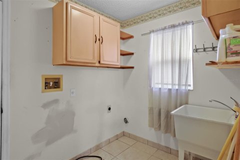 House in Orlando, Florida 3 bedrooms, 259.48 sq.m. № 2220076 - photo 24