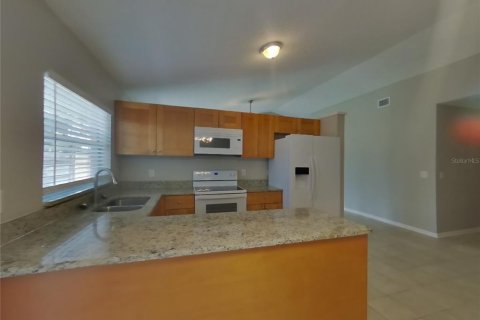 Casa en alquiler en Tampa, Florida, 3 dormitorios, 116.59 m2 № 1910982 - foto 5