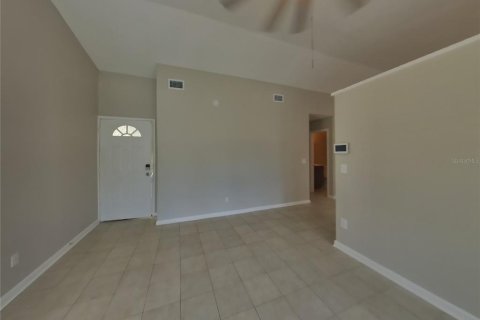 Casa en alquiler en Tampa, Florida, 3 dormitorios, 116.59 m2 № 1910982 - foto 3
