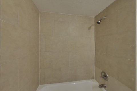 Casa en alquiler en Tampa, Florida, 3 dormitorios, 116.59 m2 № 1910982 - foto 10