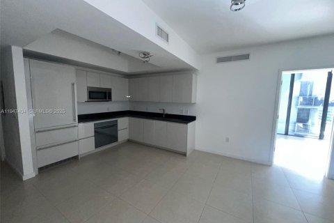 Condominio en alquiler en Miami, Florida, 2 dormitorios, 102.19 m2 № 2005688 - foto 10