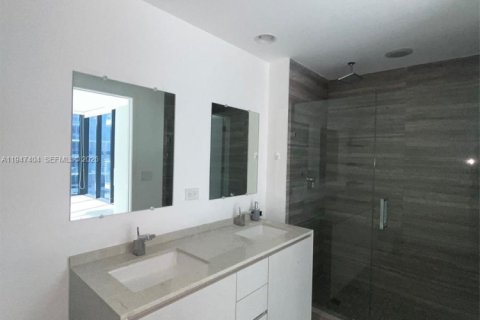 Condominio en alquiler en Miami, Florida, 2 dormitorios, 102.19 m2 № 2005688 - foto 13