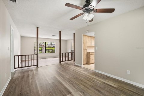House in Plant City, Florida 3 bedrooms, 199.37 sq.m. № 2231248 - photo 19