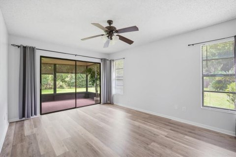 House in Plant City, Florida 3 bedrooms, 199.37 sq.m. № 2231248 - photo 14