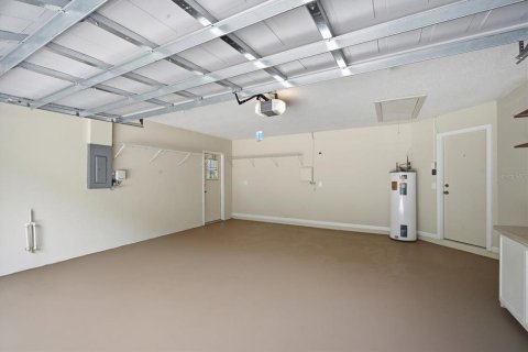 House in Plant City, Florida 3 bedrooms, 199.37 sq.m. № 2231248 - photo 24