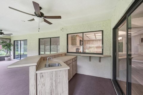 House in Plant City, Florida 3 bedrooms, 199.37 sq.m. № 2231248 - photo 5