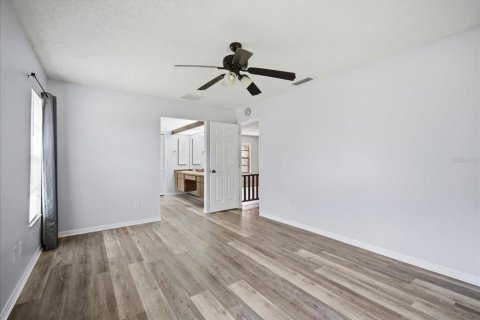 House in Plant City, Florida 3 bedrooms, 199.37 sq.m. № 2231248 - photo 15