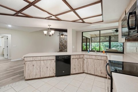 House in Plant City, Florida 3 bedrooms, 199.37 sq.m. № 2231248 - photo 9