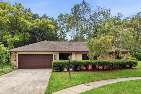 House in Plant City, Florida 3 bedrooms, 199.37 sq.m. № 2231248