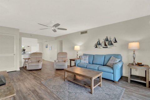 Condominio en alquiler en New Smyrna Beach, Florida, 2 dormitorios, 97.08 m2 № 1419313 - foto 5