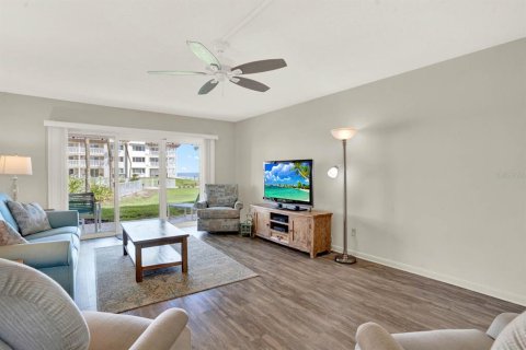 Condominio en alquiler en New Smyrna Beach, Florida, 2 dormitorios, 97.08 m2 № 1419313 - foto 2