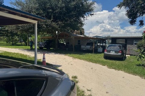 Commercial property in Davenport, Florida 84.73 sq.m. № 2211955 - photo 4