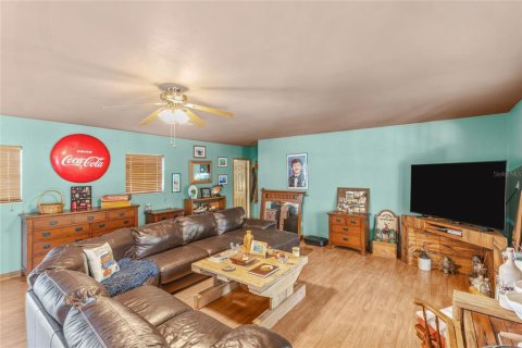 House in Brooker, Florida 3 bedrooms, 145.48 sq.m. № 2100701 - photo 22