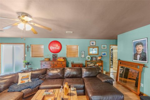 House in Brooker, Florida 3 bedrooms, 145.48 sq.m. № 2100701 - photo 23