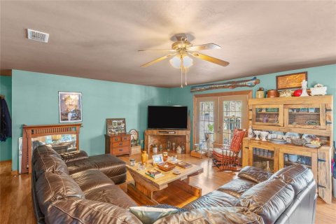 House in Brooker, Florida 3 bedrooms, 145.48 sq.m. № 2100701 - photo 21