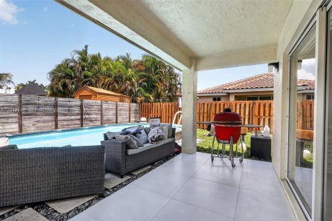 Casa en venta en Hialeah, Florida, 3 dormitorios, 126.16 m2 № 2084895 - foto 24