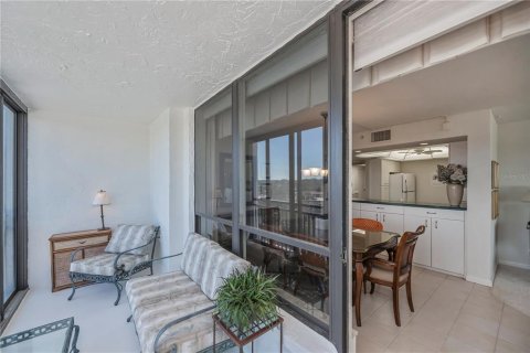 Condo in Venice, Florida, 2 bedrooms  № 1540532 - photo 8