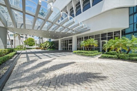 Кондоминиум с 2 спальнями в Майами-Бич, Флорида № 2018741