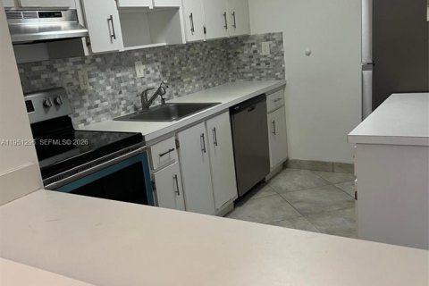 Condominio en alquiler en Miami, Florida, 3 dormitorios, 98.94 m2 № 2007278 - foto 5