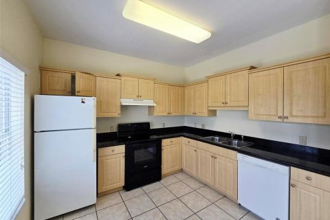 Снять в аренду таунхаус в Юниверсити-Парк, Флорида 2 спальни, 107.4м2, № 1760209 - фото 5