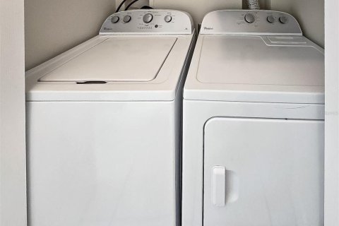Снять в аренду таунхаус в Юниверсити-Парк, Флорида 2 спальни, 107.4м2, № 1760209 - фото 14