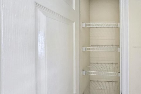 Снять в аренду таунхаус в Юниверсити-Парк, Флорида 2 спальни, 107.4м2, № 1760209 - фото 9