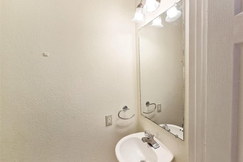 Снять в аренду таунхаус в Юниверсити-Парк, Флорида 2 спальни, 107.4м2, № 1760209 - фото 8
