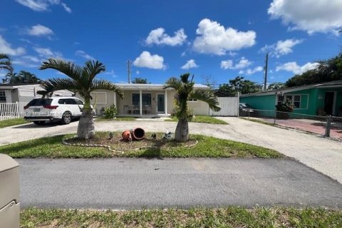 Casa en venta en West Palm Beach, Florida, 3 dormitorios, 90.67 m2 № 1946348 - foto 2