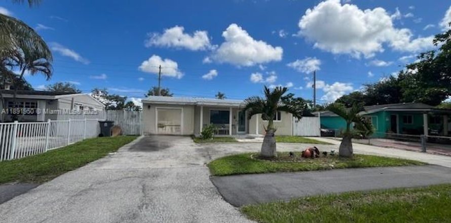 Casa en West Palm Beach, Florida 3 dormitorios, 90.67 m2 № 1946348