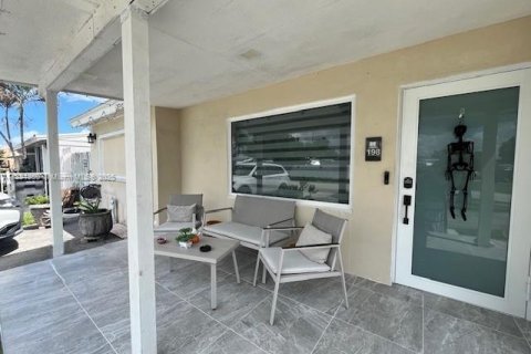 Casa en venta en West Palm Beach, Florida, 3 dormitorios, 90.67 m2 № 1946348 - foto 4