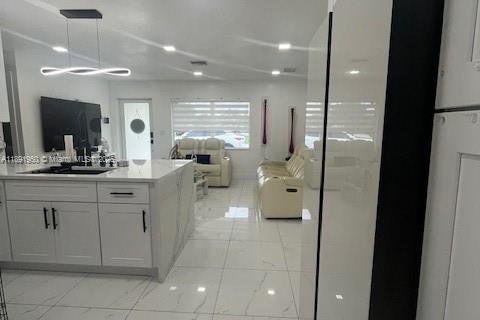Casa en venta en West Palm Beach, Florida, 3 dormitorios, 90.67 m2 № 1946348 - foto 5