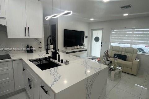 Casa en venta en West Palm Beach, Florida, 3 dormitorios, 90.67 m2 № 1946348 - foto 13