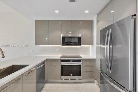 Купить кондоминиум в Санрайз, Флорида 2 спальни, 95.32м2, № 1701799 - фото 2