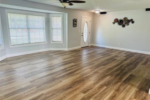 Casa en venta en Deltona, Florida, 3 dormitorios, 133.22 m2 № 2383815 - foto 4