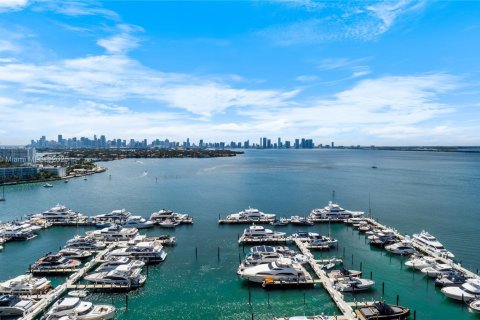 Condo in Miami Beach, Florida, 3 bedrooms  № 1861641 - photo 16