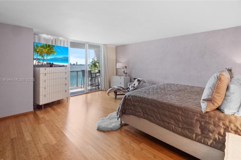 Condo in Miami Beach, Florida, 3 bedrooms  № 1861641 - photo 11