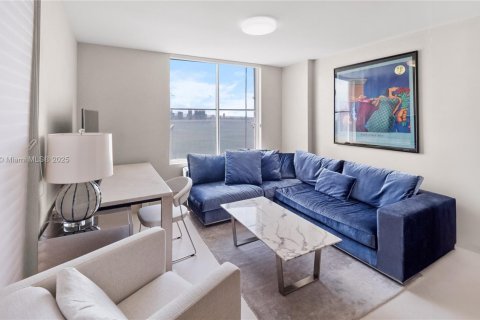 Condo in Miami Beach, Florida, 3 bedrooms  № 1861641 - photo 9