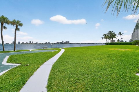 Copropriété à louer à Lake Park, Floride: 2 chambres, 126.63 m2 № 2262417 - photo 3