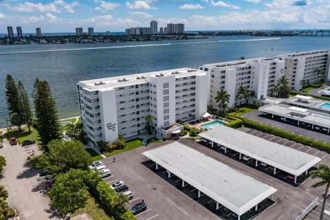 Copropriété à louer à Lake Park, Floride: 2 chambres, 126.63 m2 № 2262417 - photo 6