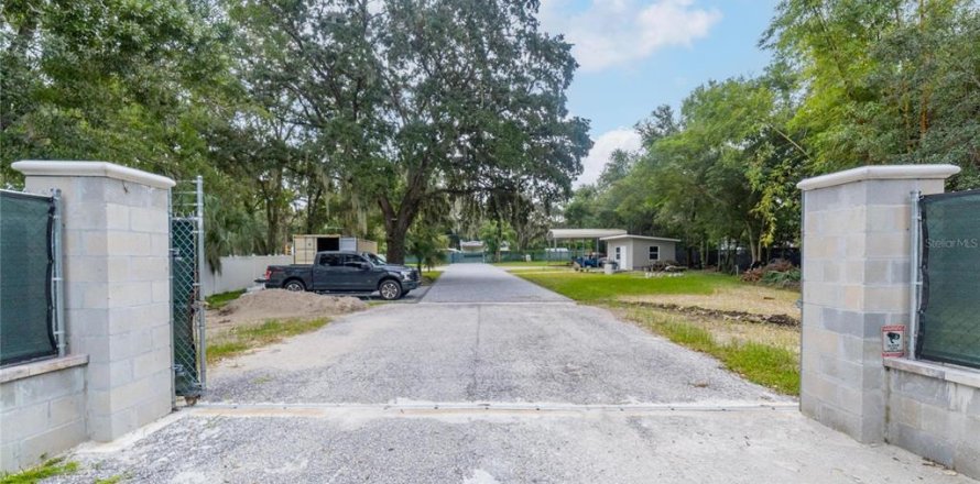 Propiedad comercial en Brandon, Florida № 1403658