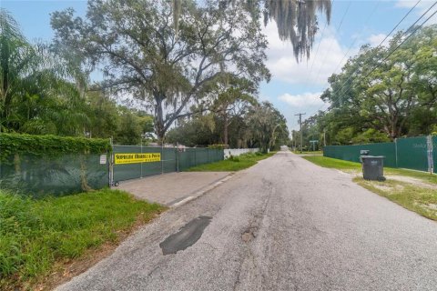 Propiedad comercial en venta en Brandon, Florida № 1403658 - foto 3