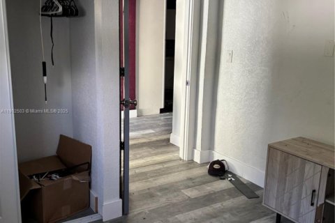 Casa en venta en Hollywood, Florida, 4 dormitorios, 141.03 m2 № 1974071 - foto 17