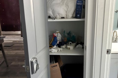 Casa en venta en Hollywood, Florida, 4 dormitorios, 141.03 m2 № 1974071 - foto 23