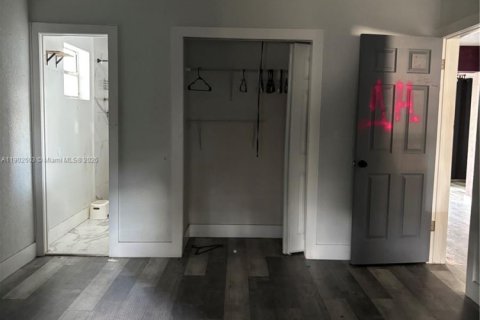 Casa en venta en Hollywood, Florida, 4 dormitorios, 141.03 m2 № 1974071 - foto 12