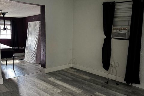 Casa en venta en Hollywood, Florida, 4 dormitorios, 141.03 m2 № 1974071 - foto 11