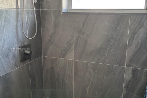 Casa en venta en Hollywood, Florida, 4 dormitorios, 141.03 m2 № 1974071 - foto 22