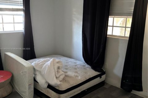 Casa en venta en Hollywood, Florida, 4 dormitorios, 141.03 m2 № 1974071 - foto 19