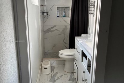 Casa en venta en Hollywood, Florida, 4 dormitorios, 141.03 m2 № 1974071 - foto 13